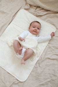 Geborduurd reiscommode/ reisbabymat - 2 kleuren