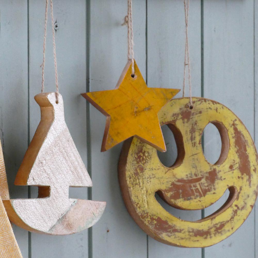Wooden sign smiley