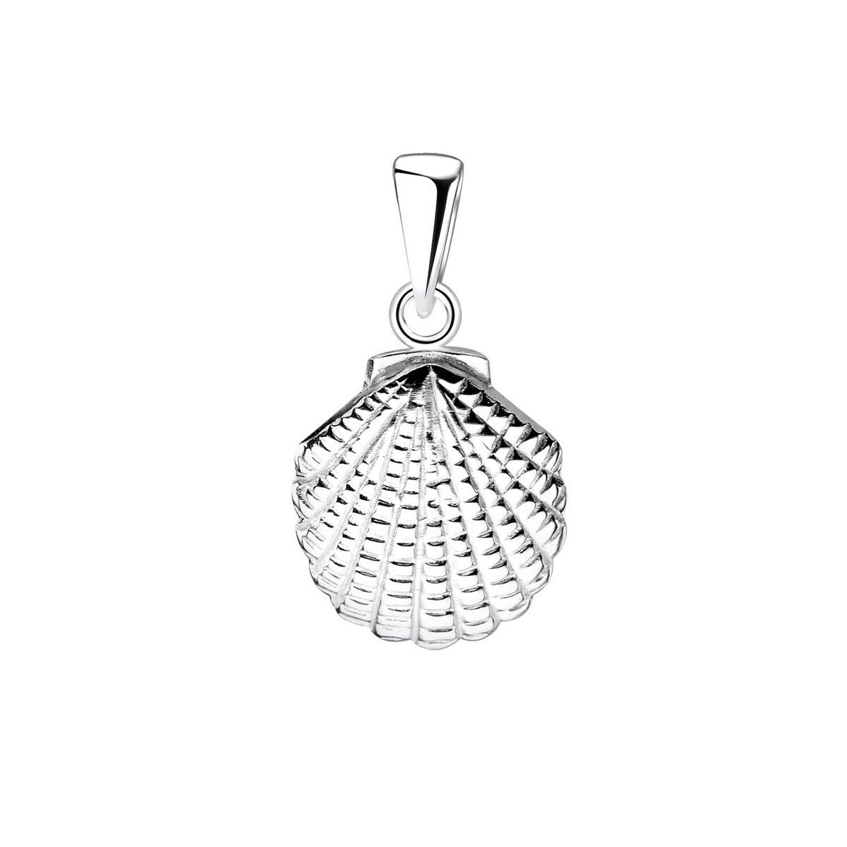 Delicate shell pendant made of 925 sterling silver