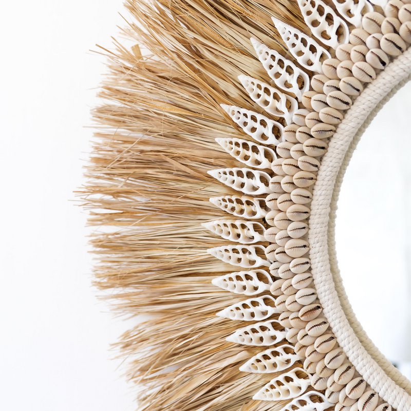 Raffia round mirror with cowrie shells - Mawi ø70cm