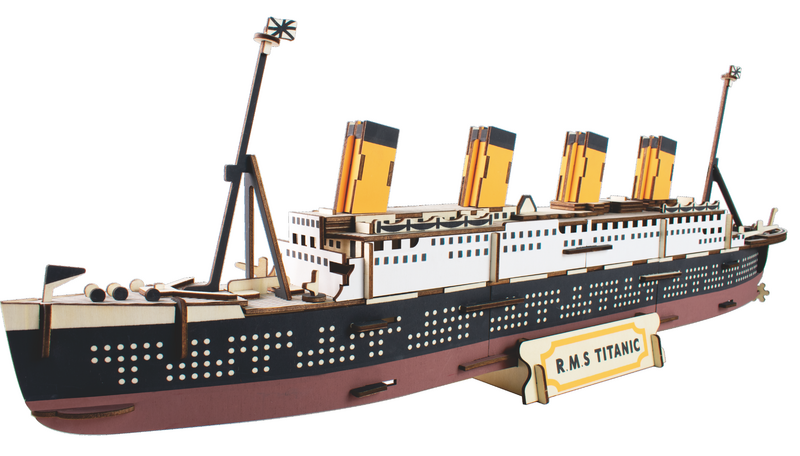 Titanic-Bausatz aus Holz