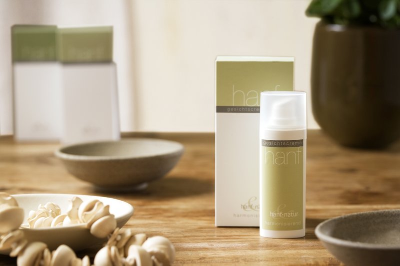 Hemp facial fluid nourishing