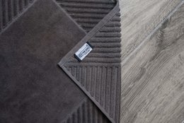 Mata łazienkowa 50 x 80 cm, 1200 gr./m², welur, srebrnoszary