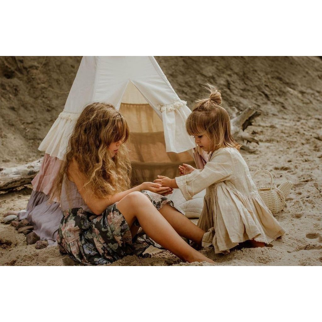 Juego de tipi "Powder Frills" con volantes y tapete de concha "Powder Pink"