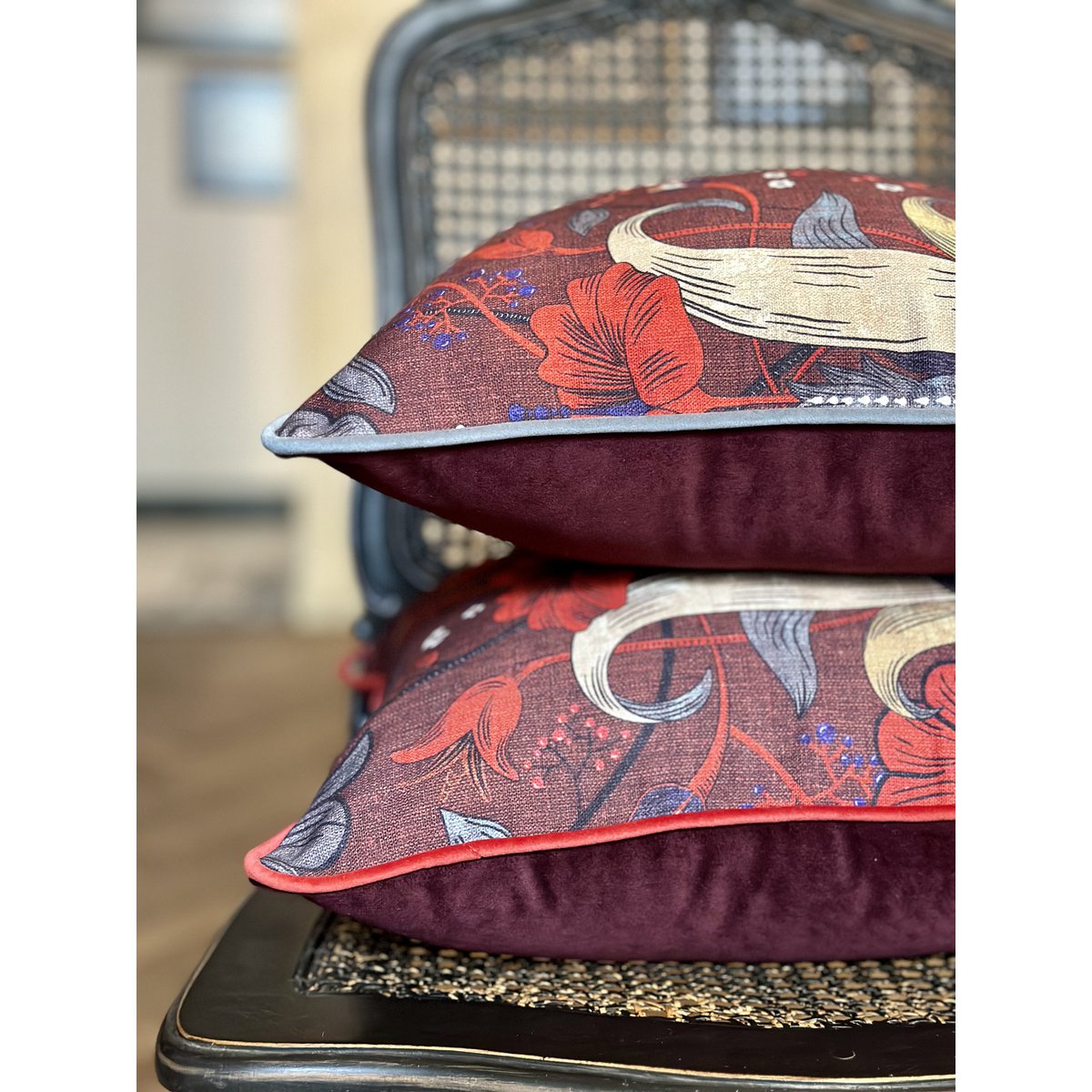 Pillowcase Deco | Red drama