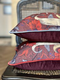 Pillowcase Deco | Red drama