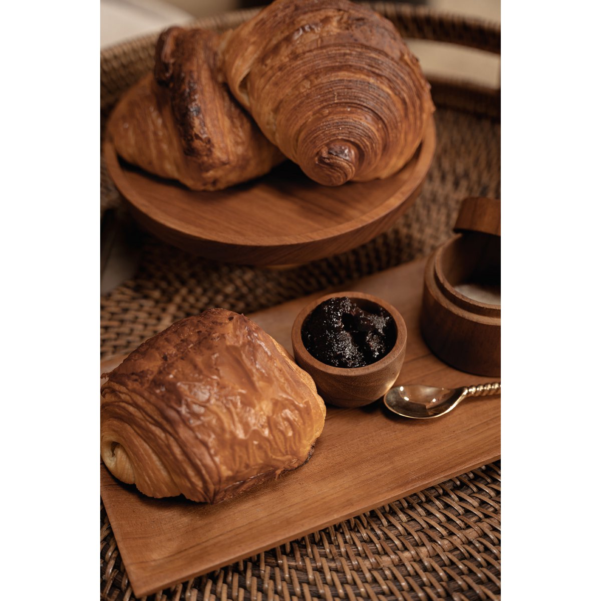 The Teak Root Cake Dish - M