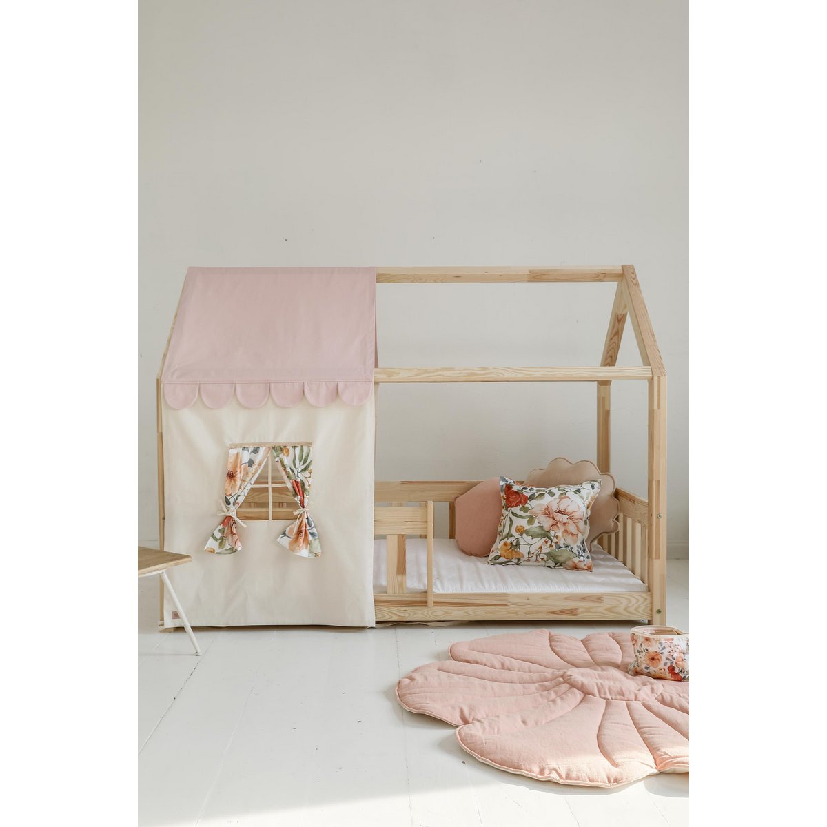 Canopy over bed in the shape of a house "Pink", baby crib house, Decoration for boys's room, personalized baby houses baldachin