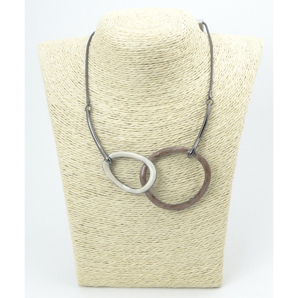 Metal fantasy necklace with hematite plating