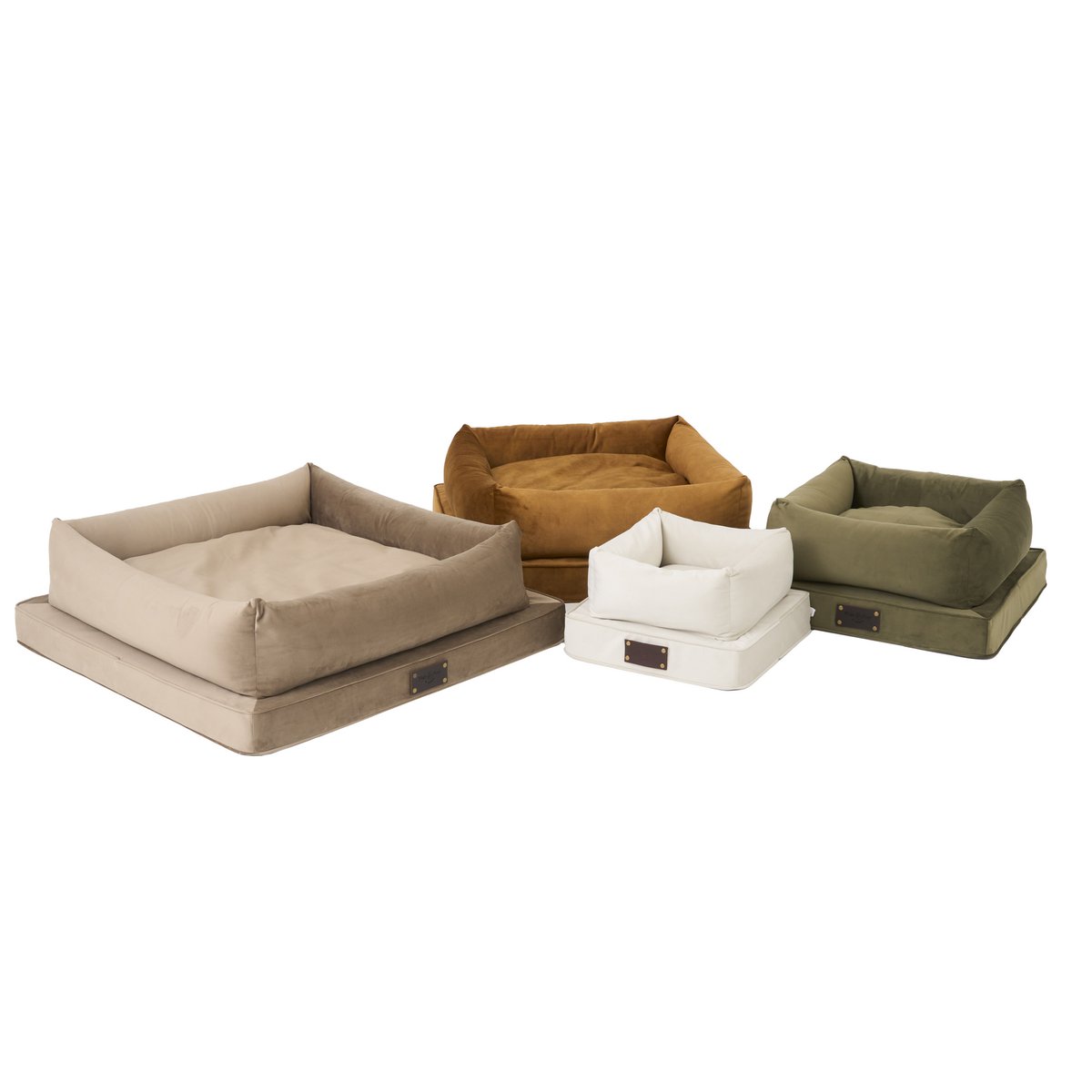 "Nero" Lair for en hund og en kat fra det fluffy hvalpemærke, lys fløde, velourmateriale, håndlavet!