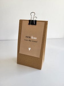 Kraft Pouch - A Kiss