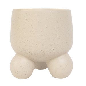 Aardewerk bloempot op bolpootjes zand