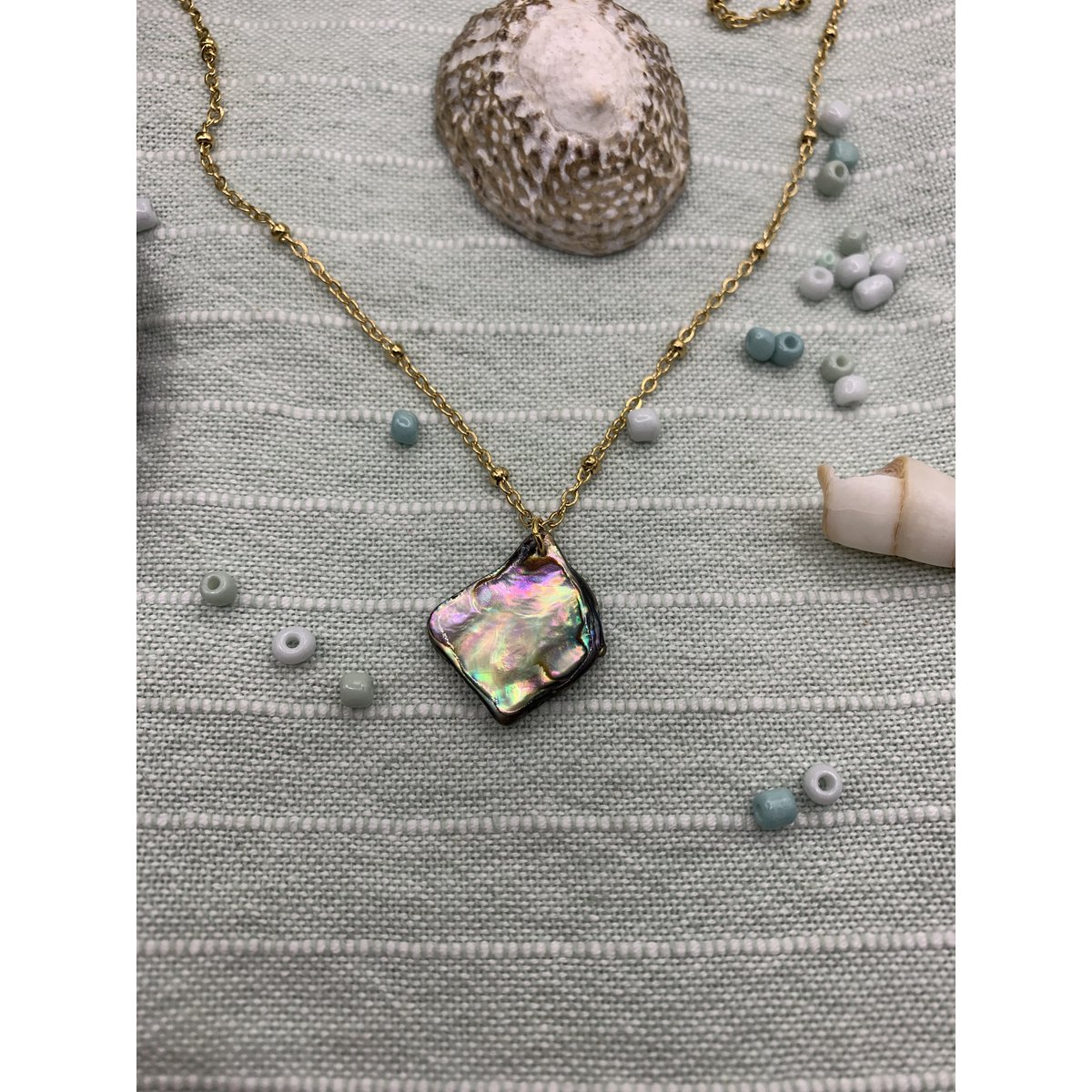 Muschelkette | 50 cm lange Surfer-Halskette aus goldenem Abalone-Edelstahl
