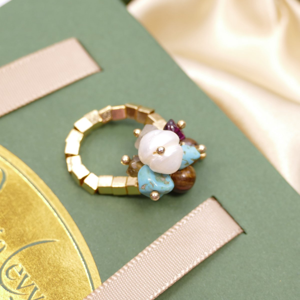 Anillo Ava