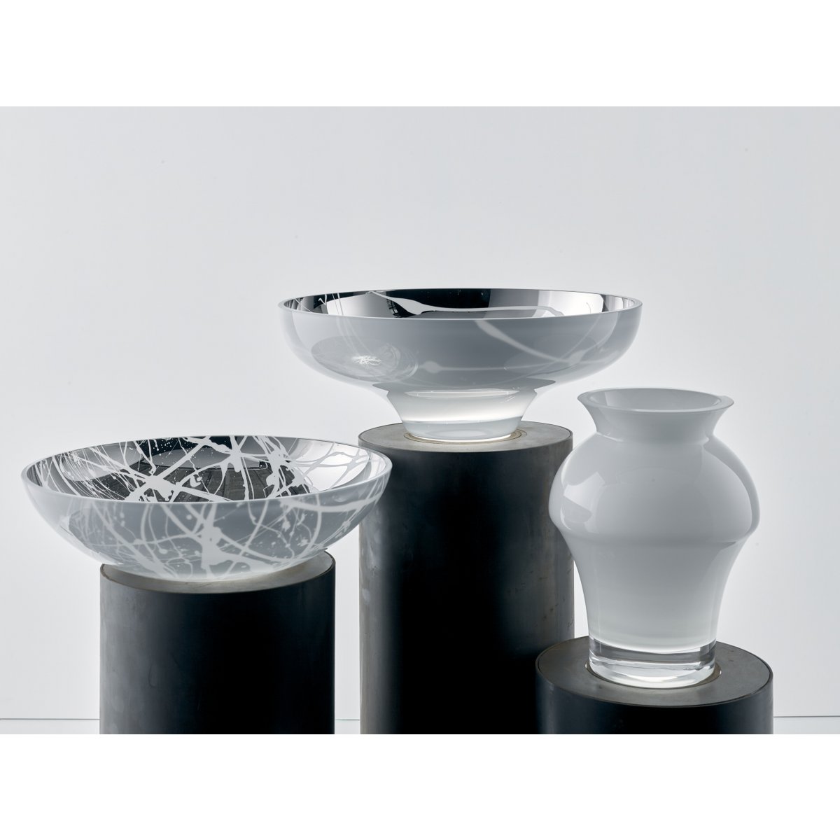 IB-Between bowl white exterior / white splashes