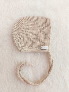 Merino bonnet mutsje zand