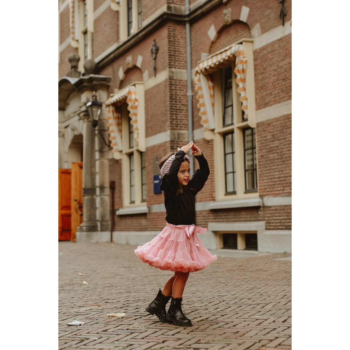 LOLI TUTU ROK