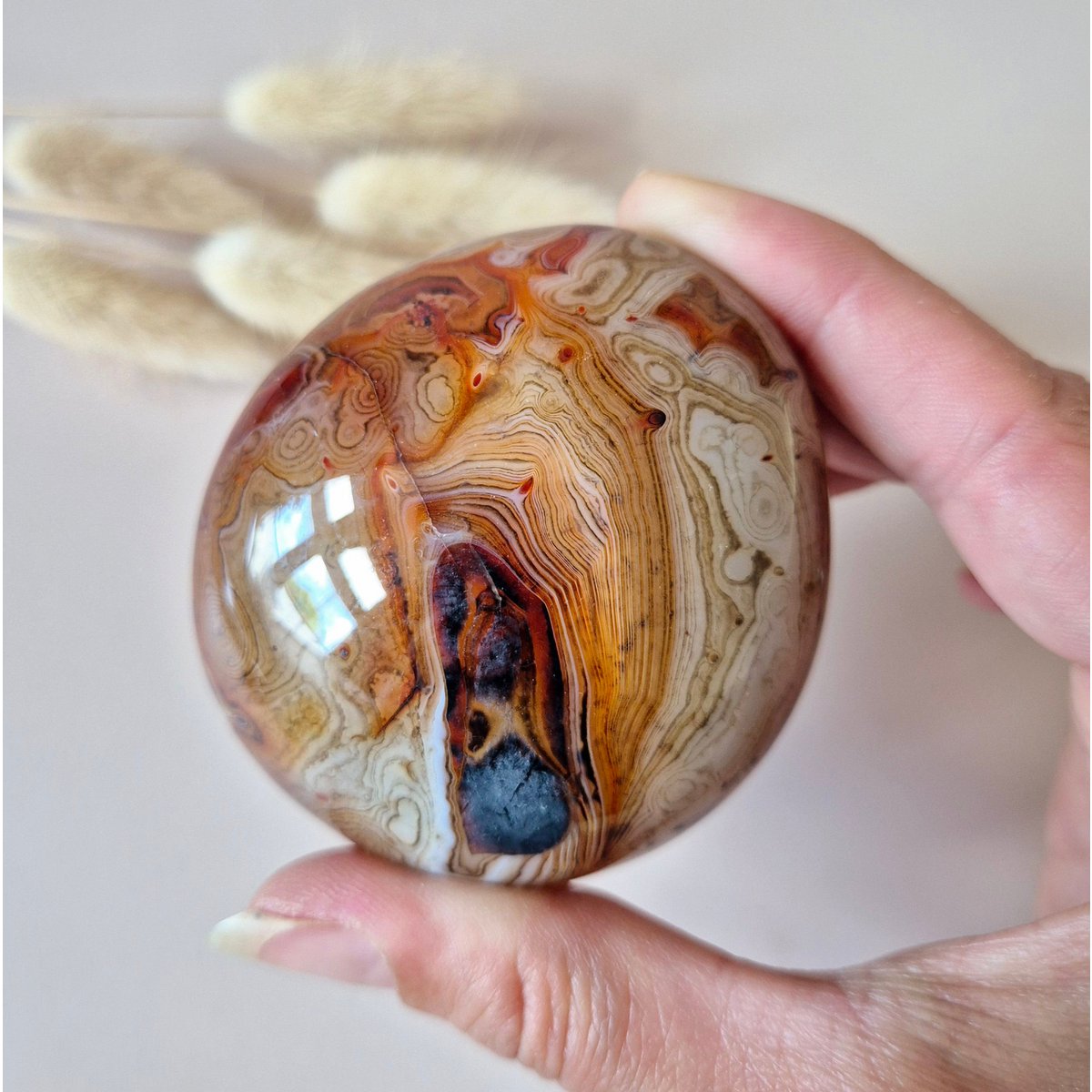 Sardonyx Palm Stone - Mächtiger polierter Stein für Gleichgewicht und Selbstvertrauen (5–10 cm)