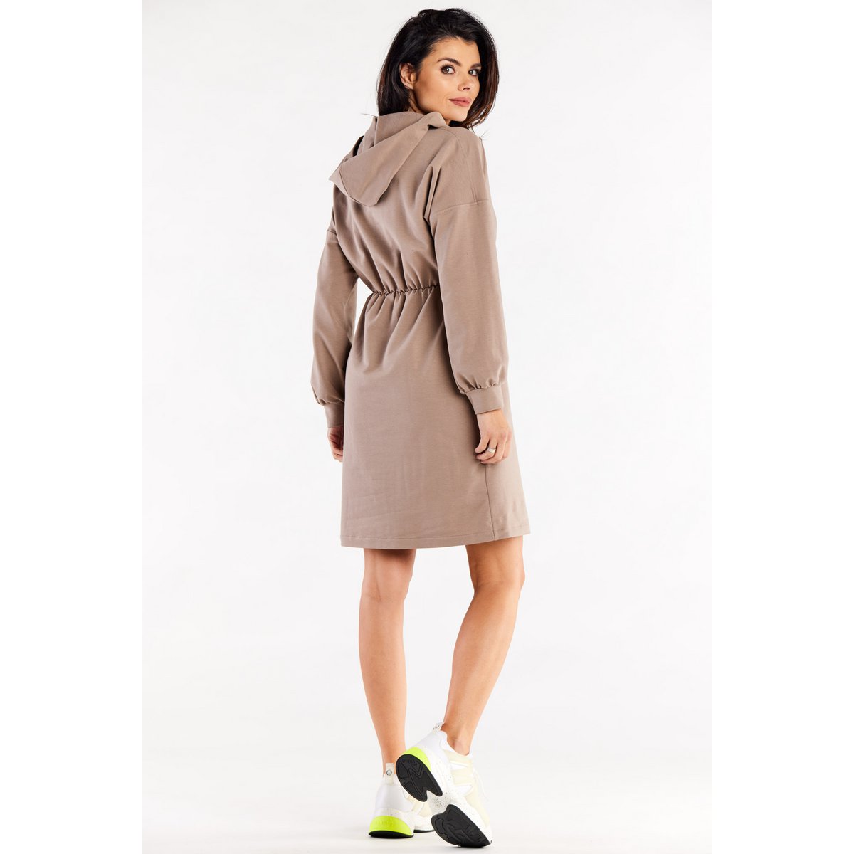 Wijde, beige katoenen jurk in hoodiestijl
