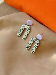 Slim Greige Dots Bows Statement Ohrringe