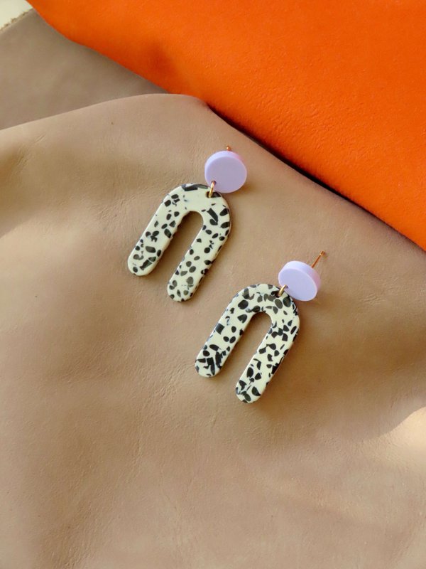 Slim Greige Dots Bows Statement Ohrringe