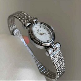 Mount - Minimalist Oval Gold Vintage Women's Watch