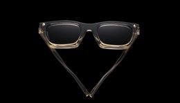 Walton & Mortimer Nr. 54: Transparente graue Sonnenbrille „Inferno“.