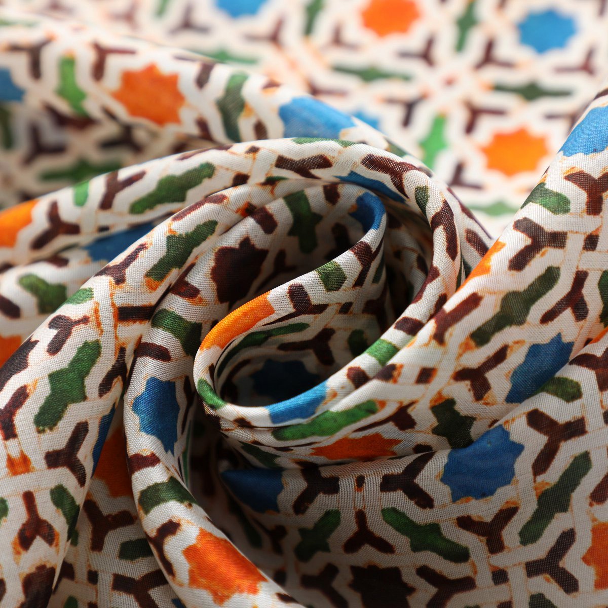 Buntes Seidenschal mit geometrischem Druck Nazarí