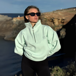 Half Zip Sweat "BE GOOD BE BAD JUST BE" - Schwarz