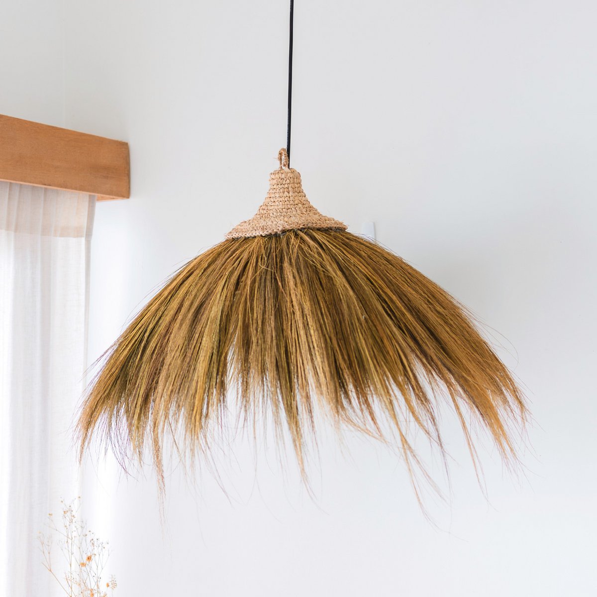 Pantalla Grande de Hierba Marina – Lámpara Colgante Natural con Flecos – Lámpara Colgante Boho – Lámpara Colgante Tropical Hecha a Mano MAWANA (Ø 53 cm)