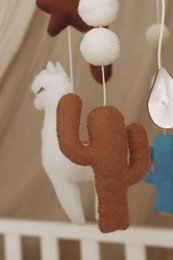 Handgemaakte Lama Muziekmobiel - Boxmobiel - Baby mobile - mobile wickeltisch