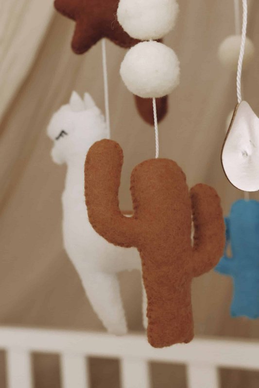 Handgemaakte Lama Muziekmobiel - Boxmobiel - Baby mobile - mobile wickeltisch