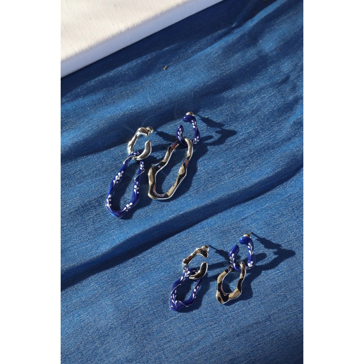 Varia Enamel 2-i-1 øreringe (mini) — blå og sølv