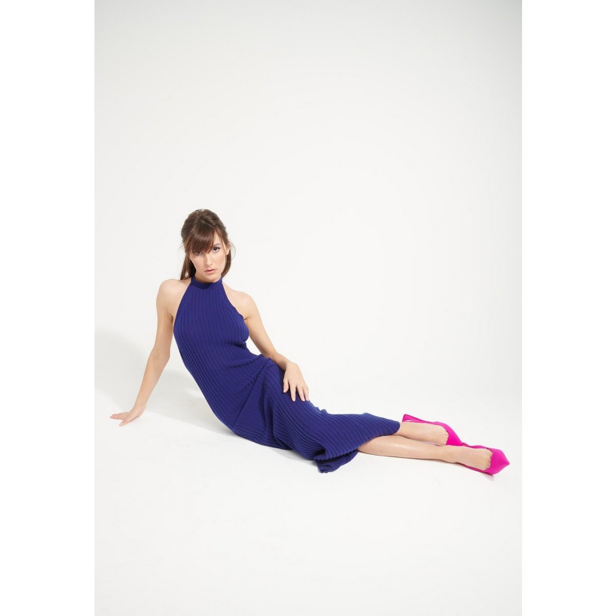 AVA 19 Long backless dress in midnight blue ribbed knit cashmere