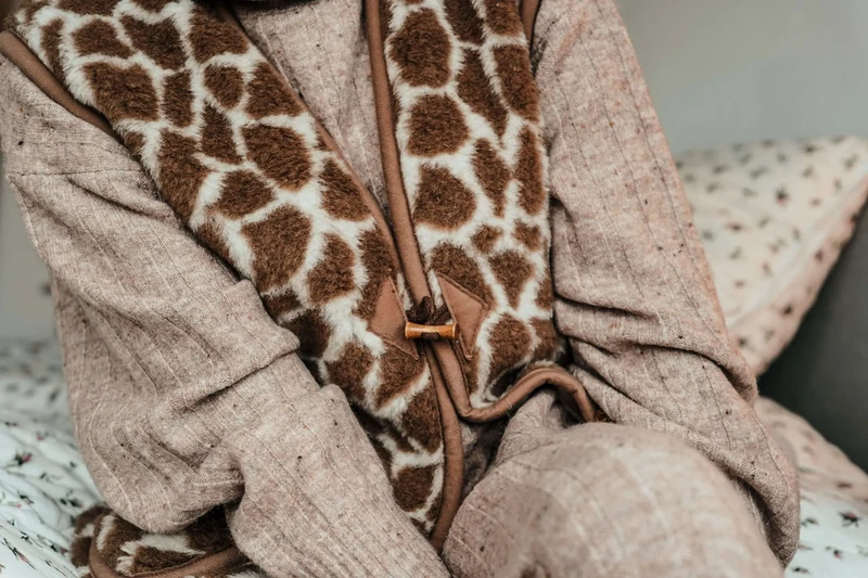 Woolen body warmer – Giraffe – Adults