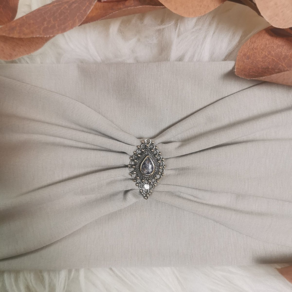 Sara – Lenteliefde in lichtbeige