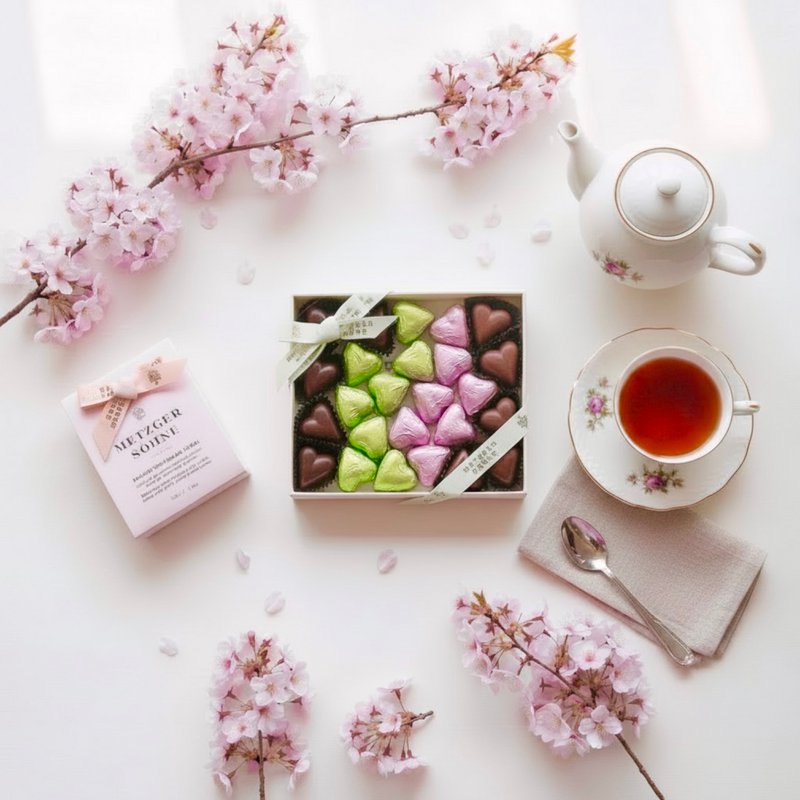 Scatola di cuori di cioccolato misti