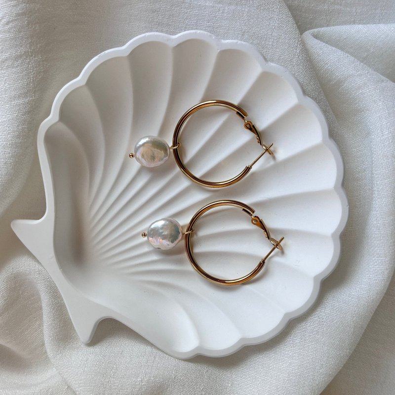 Golden Reflections - Large gold and pearl circles