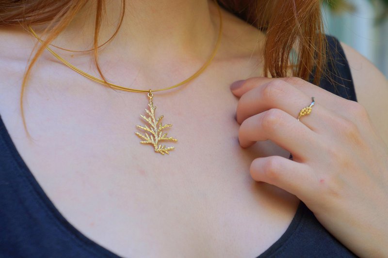 Cypress Leaf-ketting: verguld, delicaat natuurontwerp - milieuvriendelijk