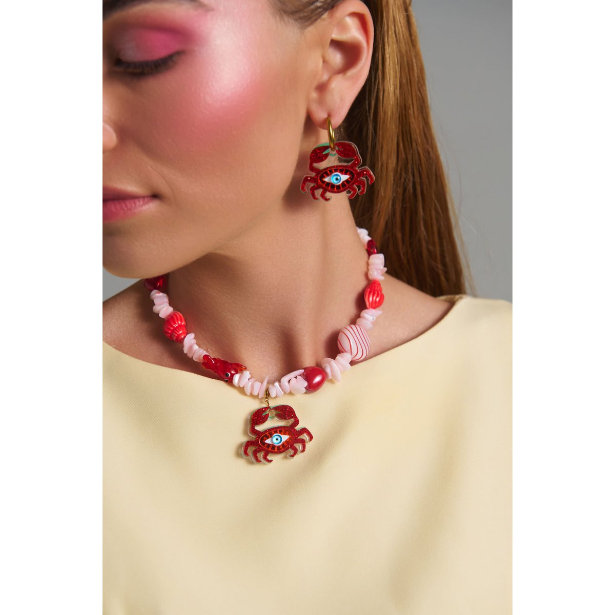 Crab Crimson – Handgemaakte krab- en boze oogketting