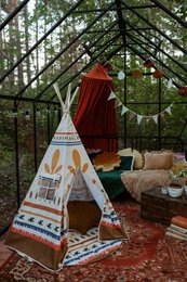 „Native Vibe“ Tipi-Zelt