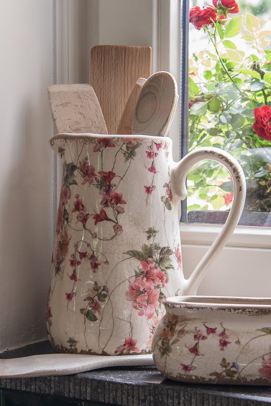 Dekorationskande 16x11x18 cm Pink Beige Keramisk Blomster Vandkande