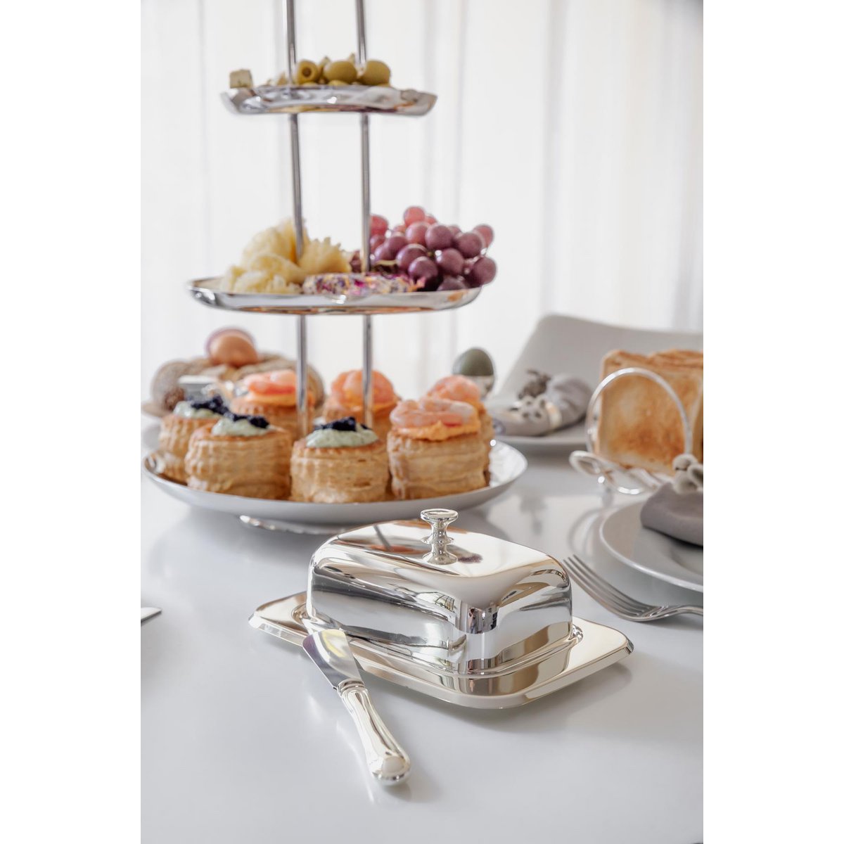 EDZARD butter dish Mista 13x18 cm, H 8 cm, glass insert, silver-plated, with butter knife