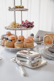 EDZARD butter dish Mista 13x18 cm, H 8 cm, glass insert, silver-plated, with butter knife
