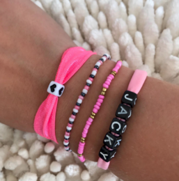 Roze setje armbandjes
