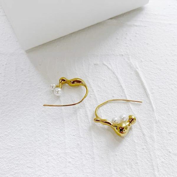 Asymmetrical Molten Pearl Earrings
