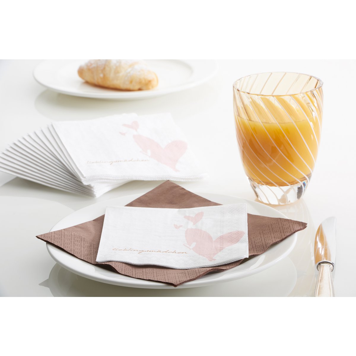 Cocktail napkins: your style, your drink, your moment