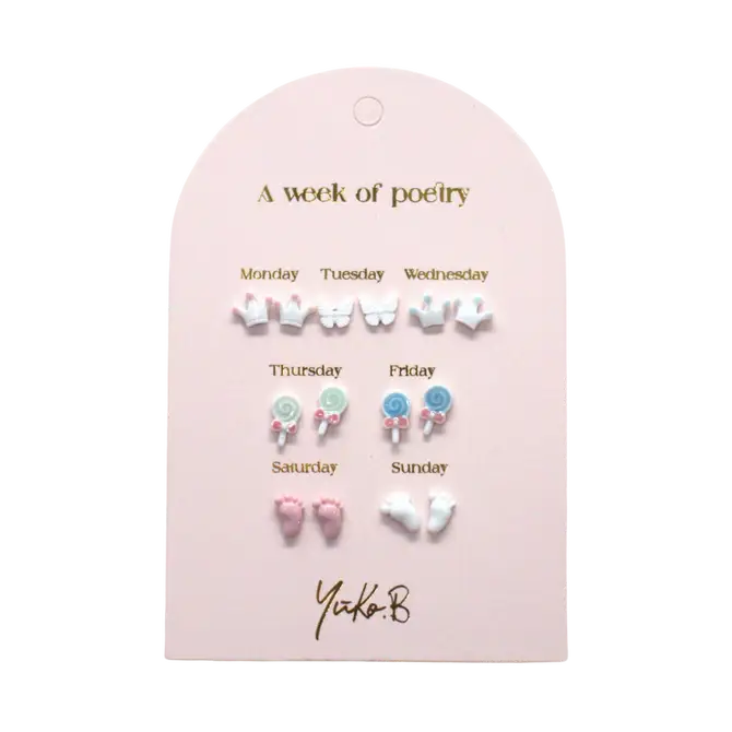 Schachtel mit 7 Ohrringen – Poetry Week Baby Shower – Englisch