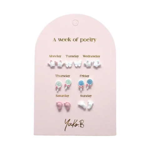 Schachtel mit 7 Ohrringen – Poetry Week Baby Shower – Englisch
