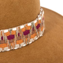 CAPPELLO A TENDA LARGA - treccia etnica